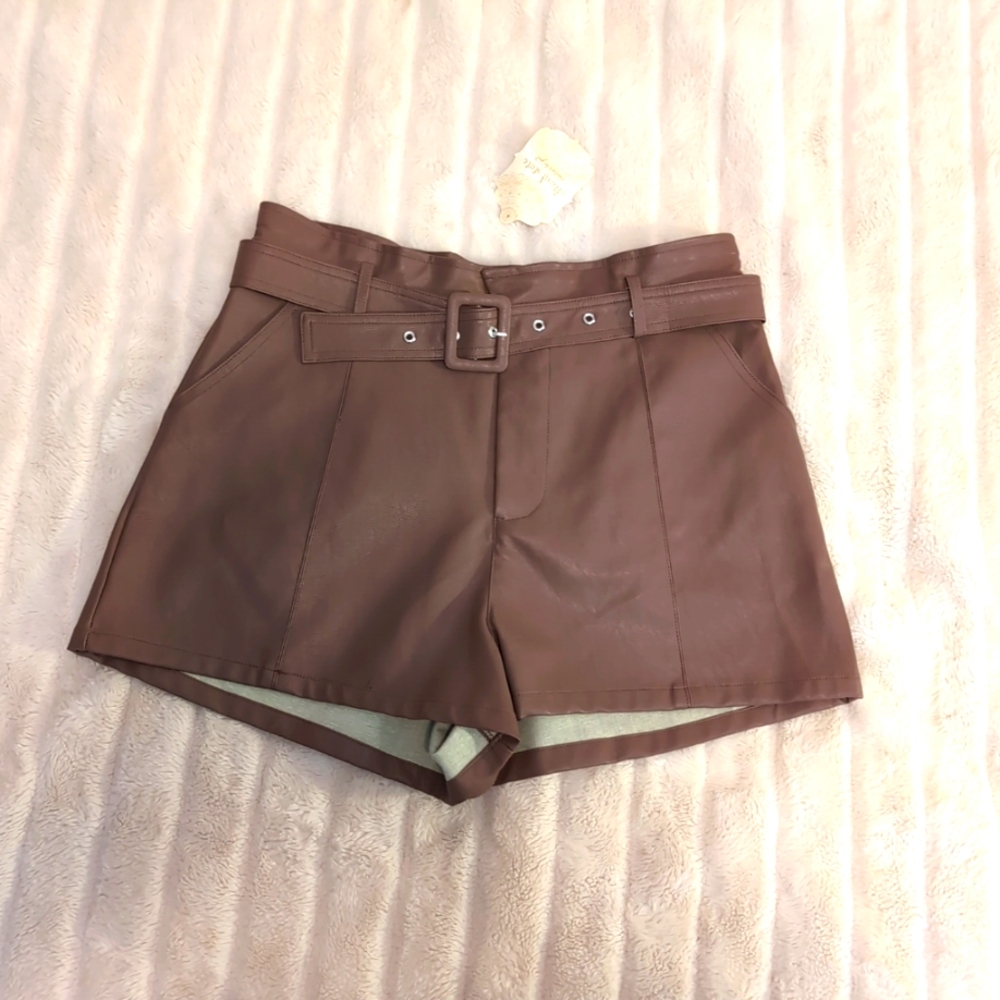 Altar'd State NWT‎ Brown Faux Leather Belted Shorts Size Large
